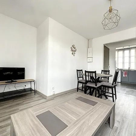 Au 1er Etage Avec Acces Independant Apartment
