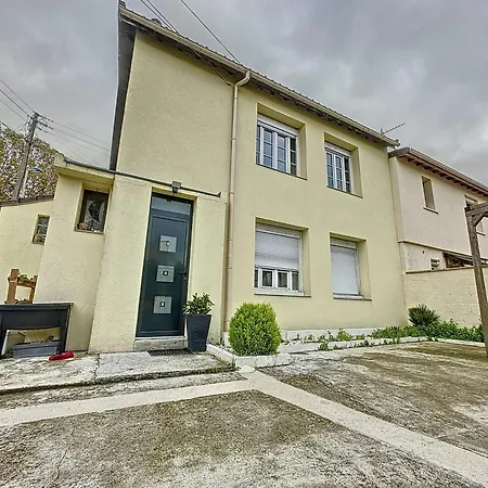 Au 1er Etage Avec Acces Independant